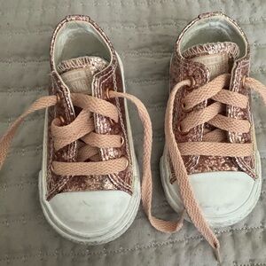 Toddler size 4 Converse